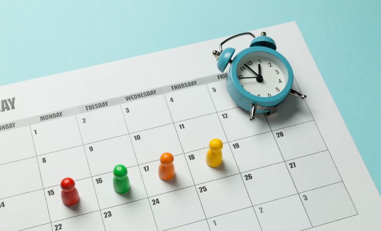 A four-day workweek marked on a calendar